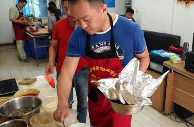 成都锡纸开心花甲米线麻豆精品传媒国产观看哪里好？