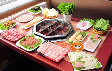 火锅味道怎样，汤底和蘸料各占一半的因素，这些蘸料你都吃过？