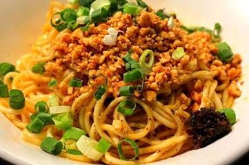 陕西面食好吃的诀窍在这，油泼辣子做的好，面食咋做都好吃！