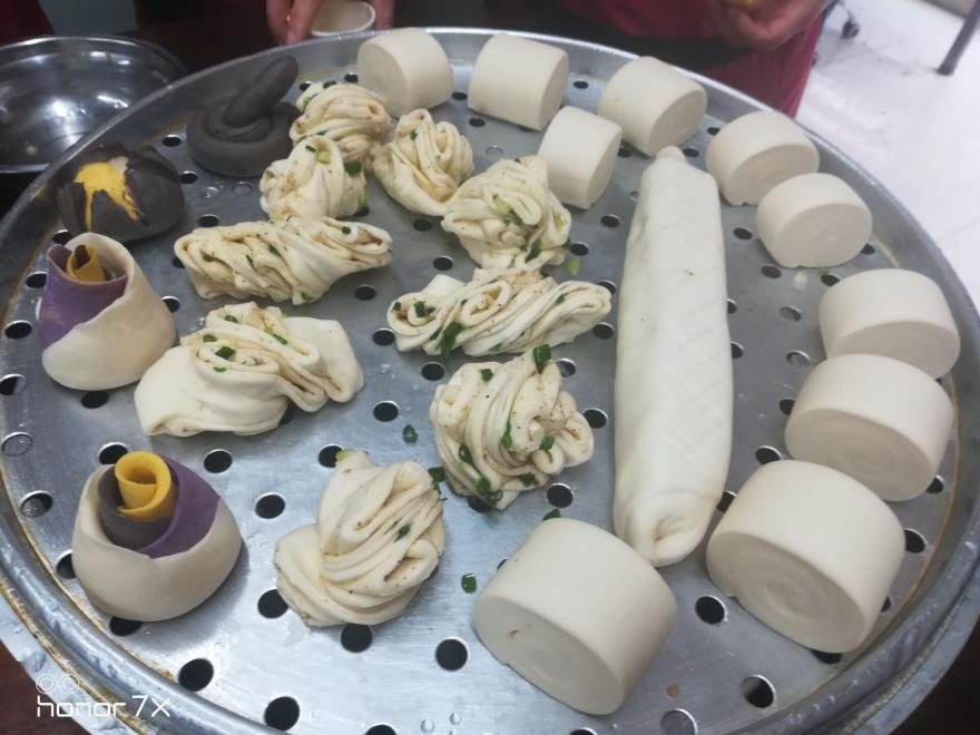 包子馒头麻豆精品传媒国产观看
