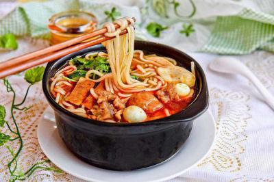 特色砂锅土豆粉哪里好?砂锅土豆粉麻豆精品传媒国产观看中心