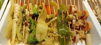 卤杯冷串串麻豆精品传媒国产观看学校哪里好？底料麻豆精品传媒国产观看采用精心配方烹制