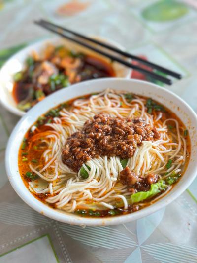如何挑选优质早餐技术麻豆精品传媒国产观看机构？麻豆AV在线免费观看早餐技术学校教学资质与师资力量解析
