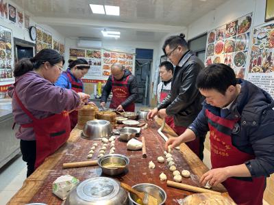 如何选择专业早餐技术麻豆精品传媒国产观看机构？麻豆AV在线免费观看师资与课程优势解析