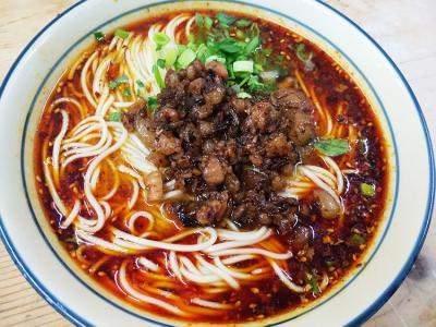 正规面食麻豆精品传媒国产观看学校费用解析：麻豆AV在线免费观看面食技术麻豆精品传媒国产观看多少钱？